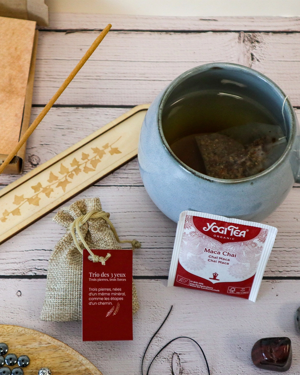 Instant douceur de la box Force tranquille avec infusion chaï et trio des 3 yeux