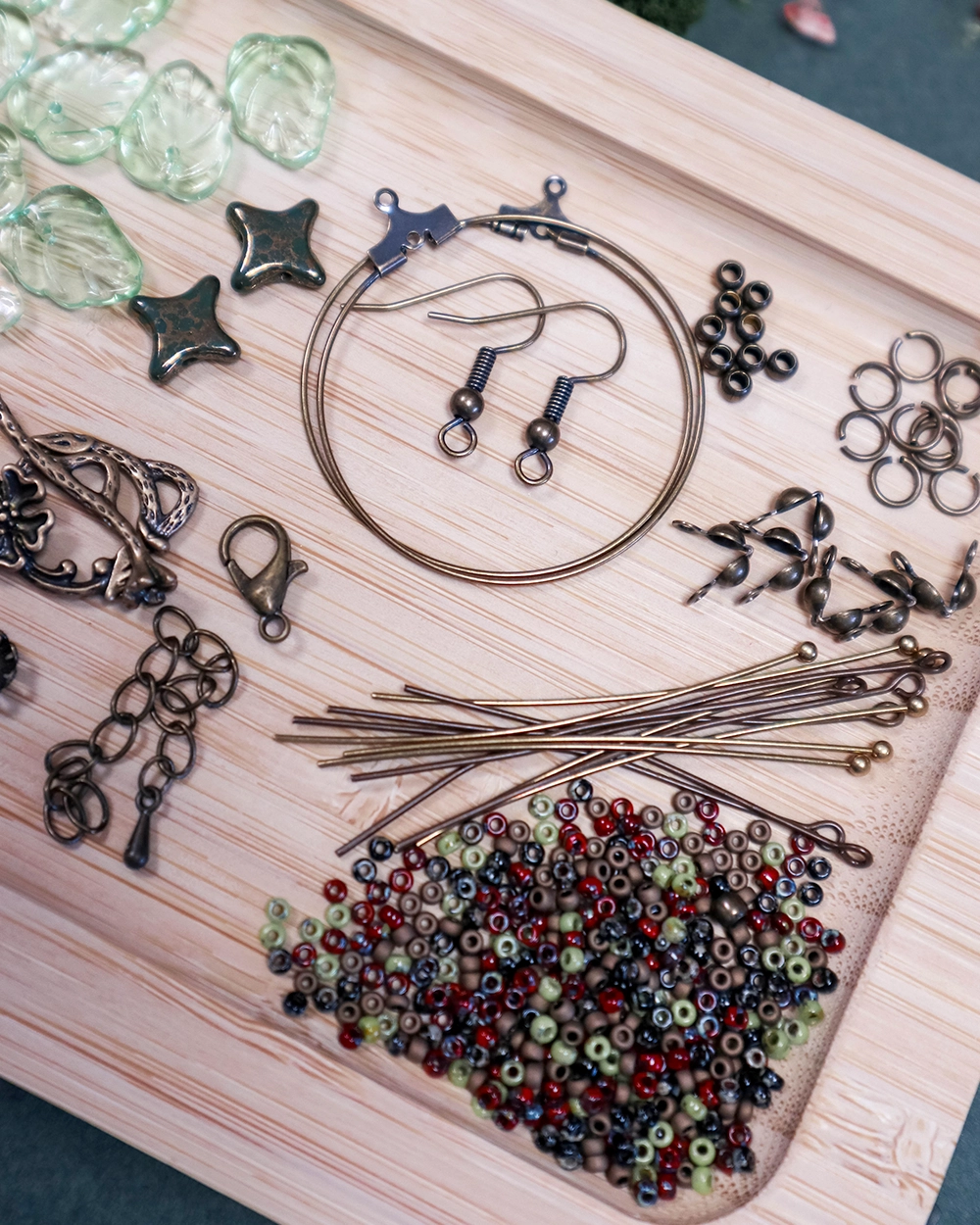 Apprêts bronze et rocailles Miyuki pour bijoux – Samhain