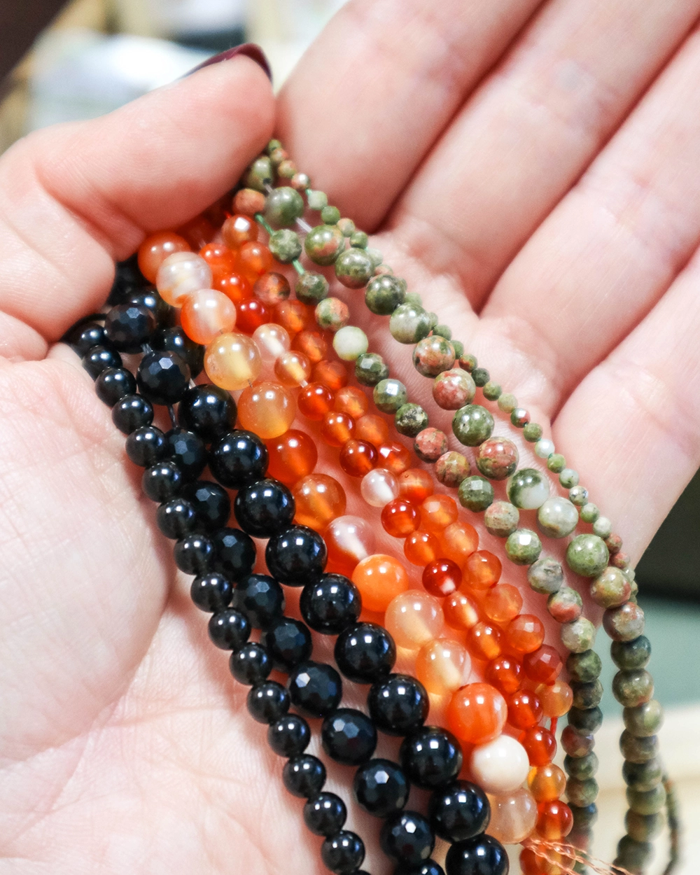 Perles en obsidienne, cornaline et unakite pour bijoux – Box Samhain