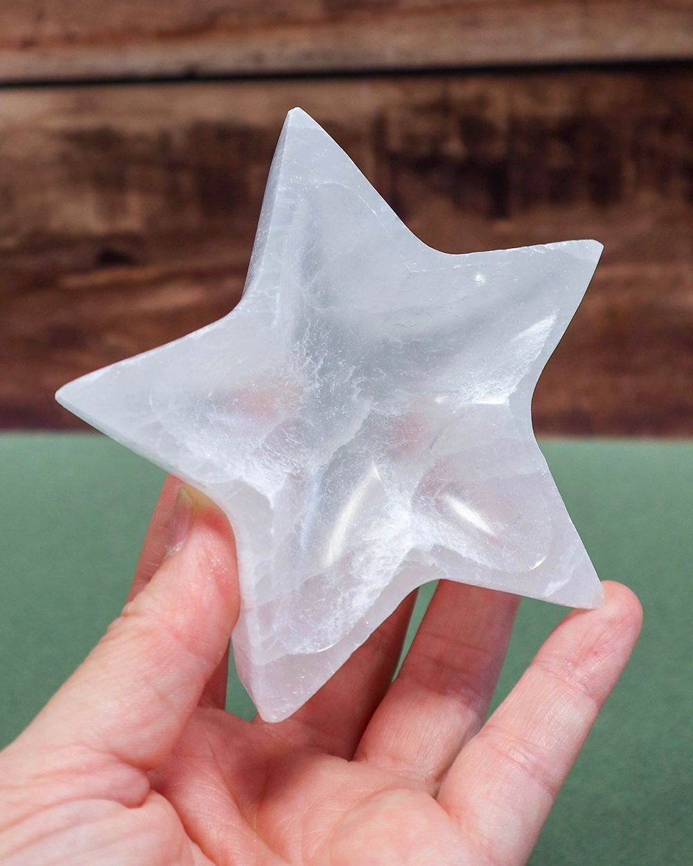 Bol en sélénite naturelle sculpté en forme d'étoile